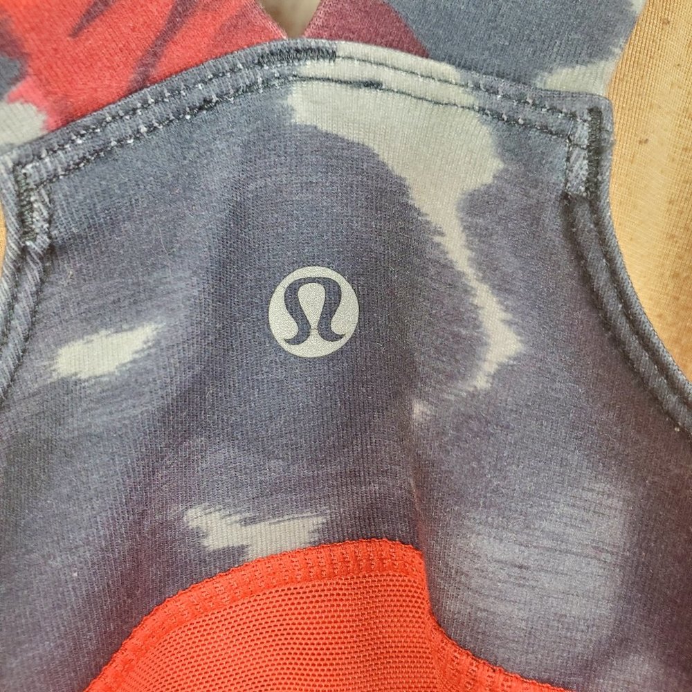 Lululemon Tank Top Red Roses Pattern - Picture 3 of 7